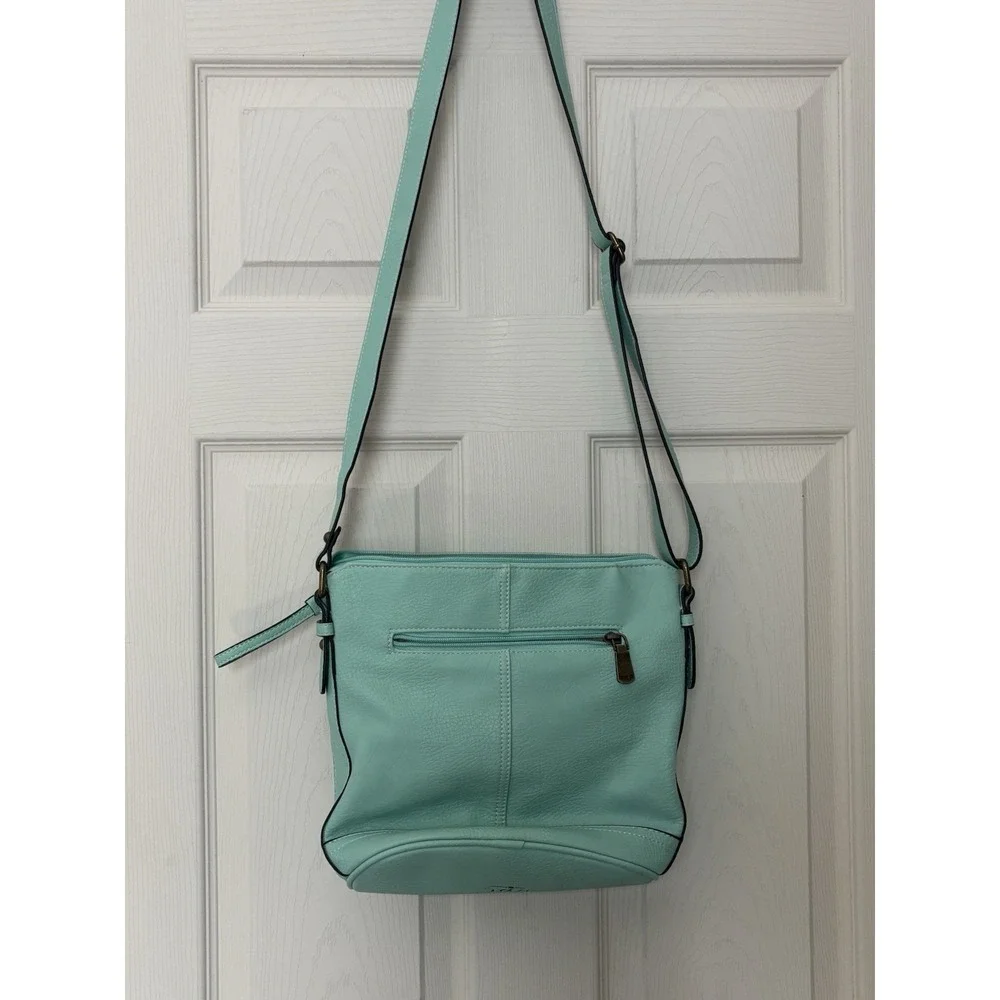 BOC Crossbody Purse Mint Green. Plenty of Compartments